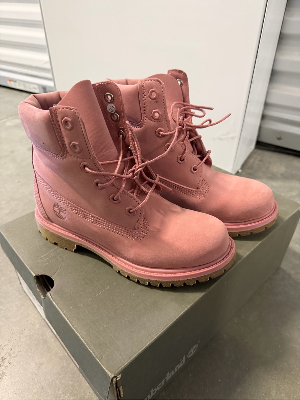 Timberland Women's Rose Pink Lace-Up Leather Boots